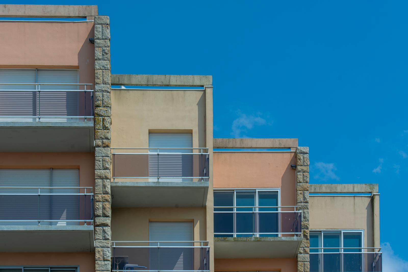 Rent Pressure Zones vs Non-RPZs: Key Differences for Tenants