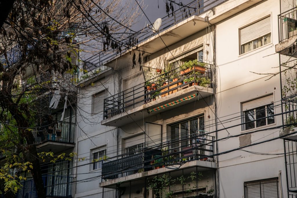 Tenantin.ie vs Traditional Renting in Dublin 7 — Which Is Better?