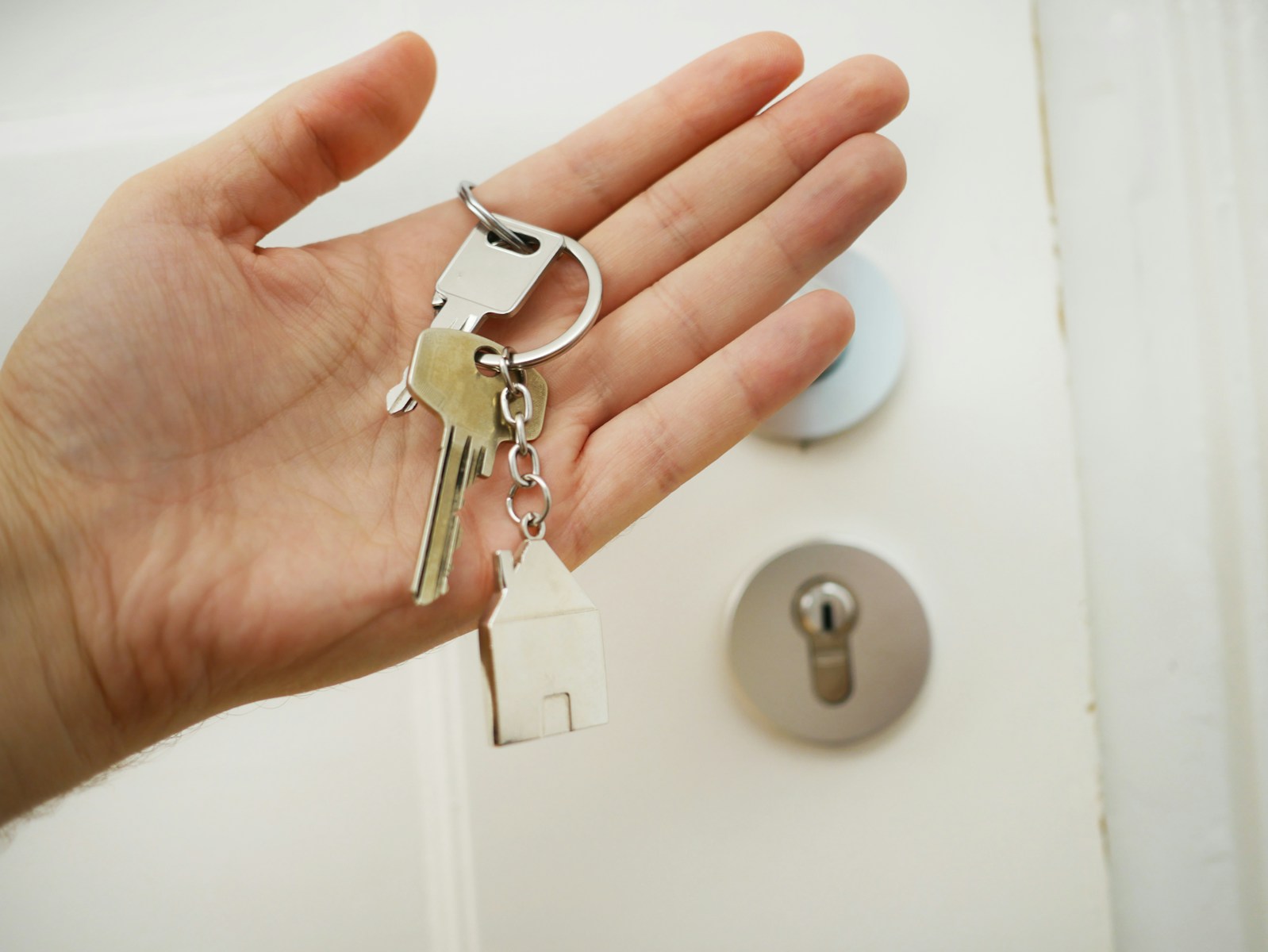keys onLatest Rental Trends in Dublin 11: What Tenants Should Expect in 2025hand
